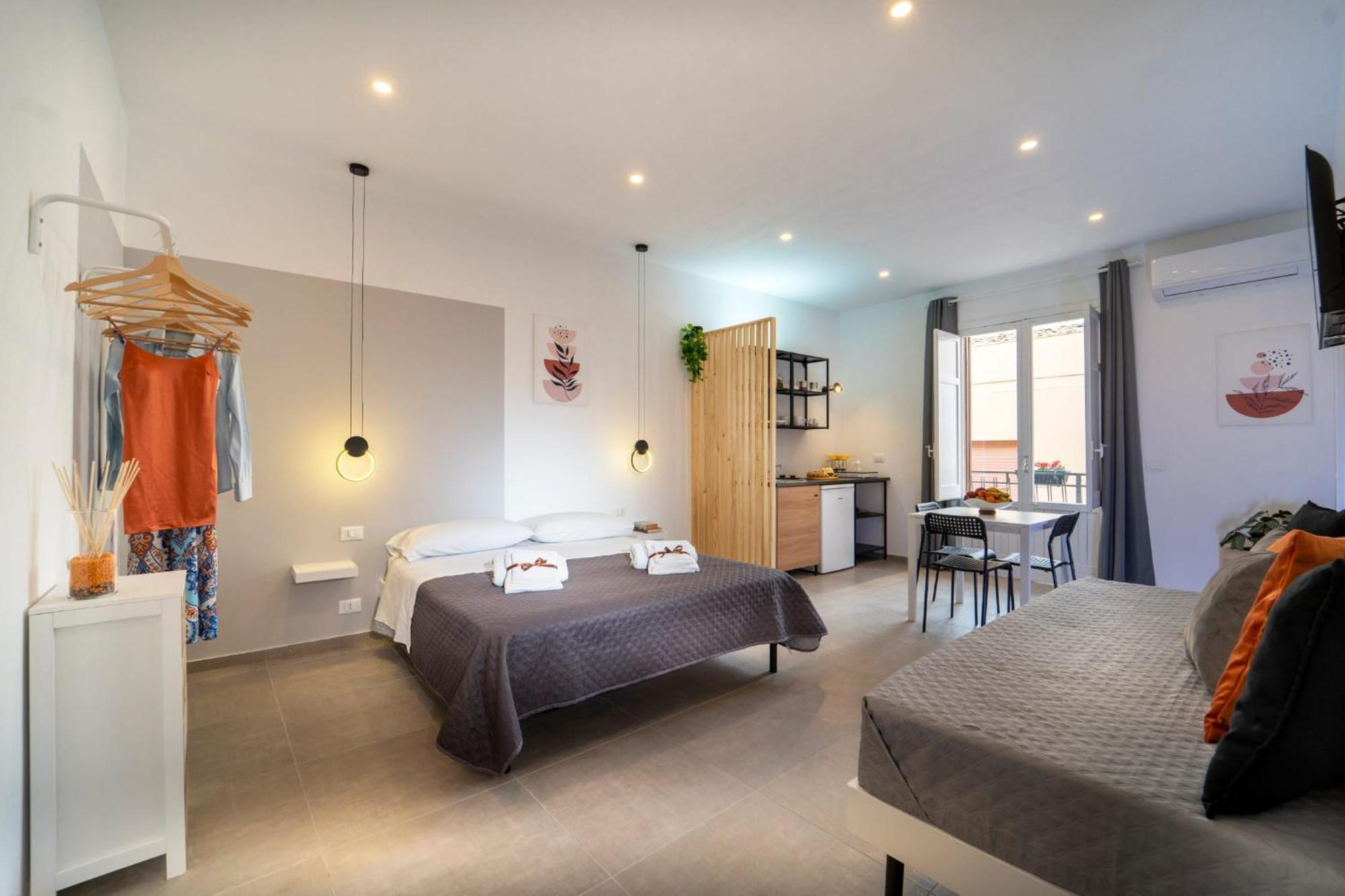 Mameri Central Rooms カステッランマーレ・デル・ゴルフォ エクステリア 写真